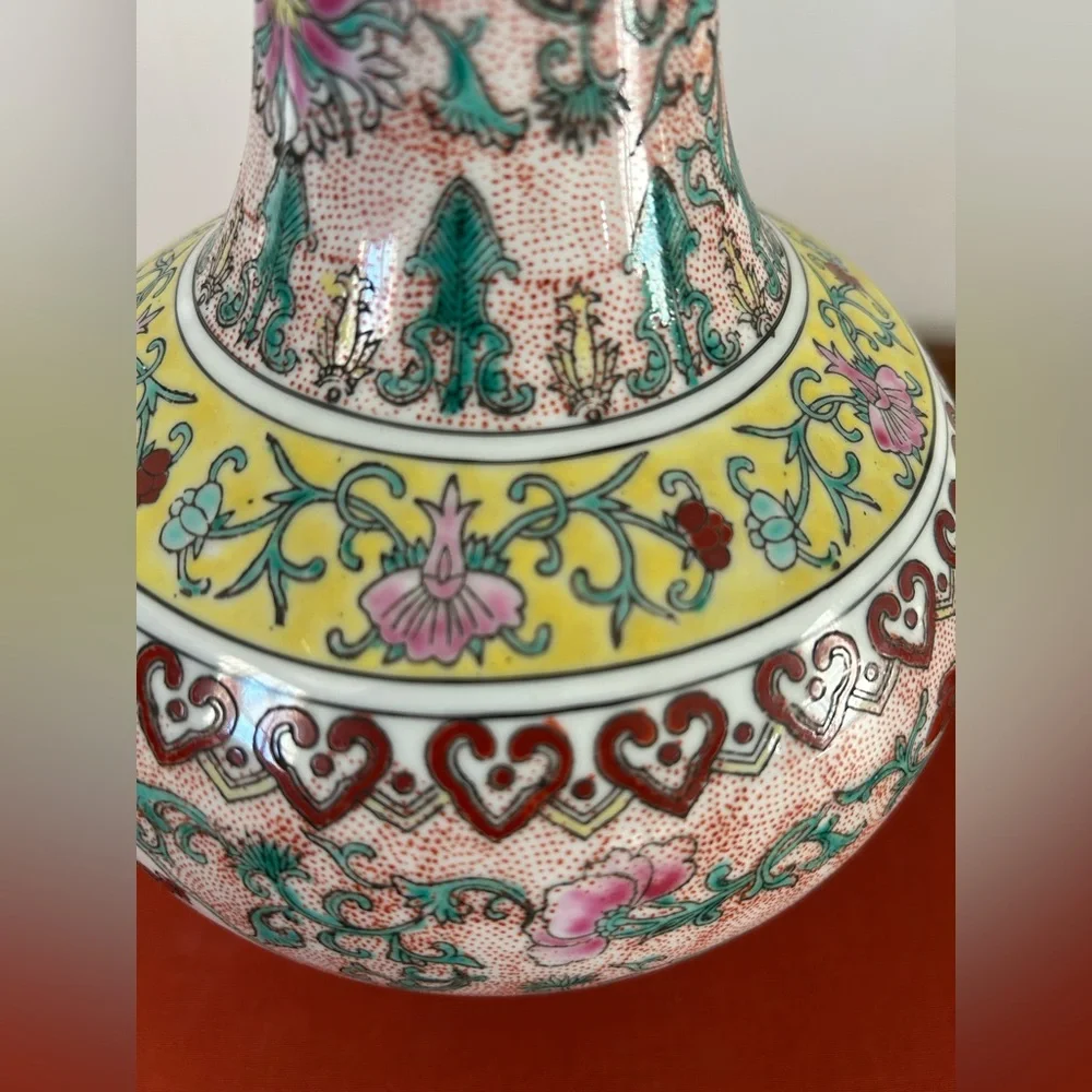 Vintage Chinese Famille Rose Porcelain Vase | Chinoiserie - Picture 4 of 6